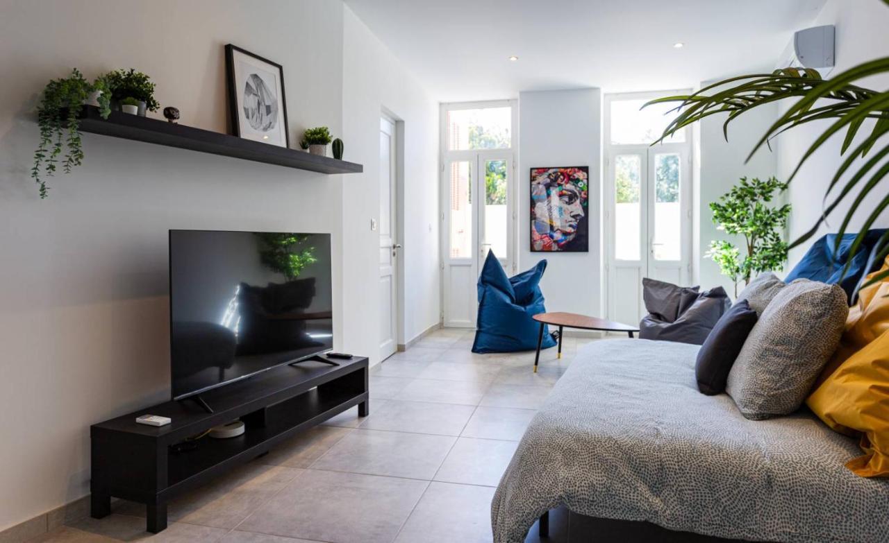 Maxbnb - Climatise - Grand Studio 37M2 & Terrasse 30M2 - Est Тулон Екстер'єр фото
