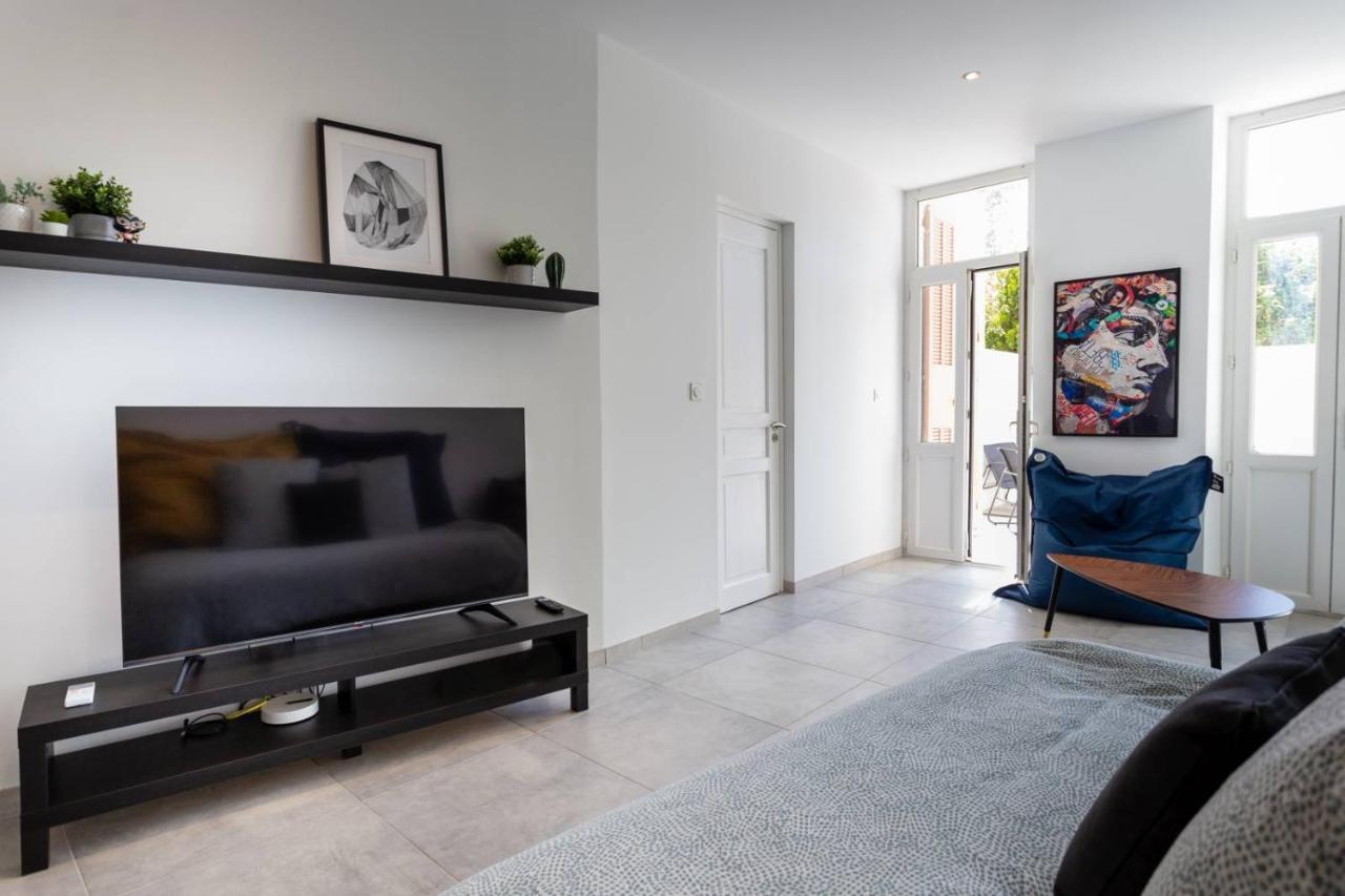 Maxbnb - Climatise - Grand Studio 37M2 & Terrasse 30M2 - Est Тулон Екстер'єр фото